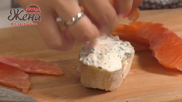 Итальянская БРУСКЕТТА, рецепт с лососем, авокадо и сыром смотреть онлайн