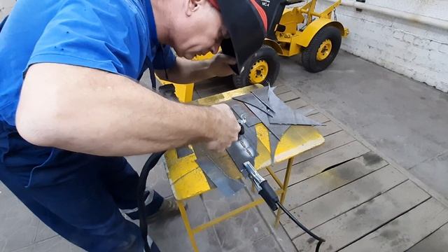 Обзор очень маленького и очень дешёвого полуавтомата. смотреть онлайн