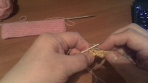 Рельефные горизонтальные дорожки Узоры спицами