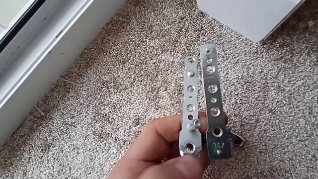 Сломали профиль балконной двери, вырвали нижнюю петлю? Вот что можно с этим сделать, подробное виде смотреть онлайн