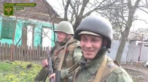 Армия ЛНР выдавливает ВСУ, враг применяет запрещённое оружие - бойцы с фронта сообщают о ситуации
До
