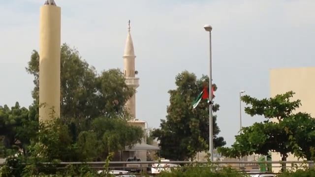 Мусульманская молитва в Шардже. смотреть онлайн