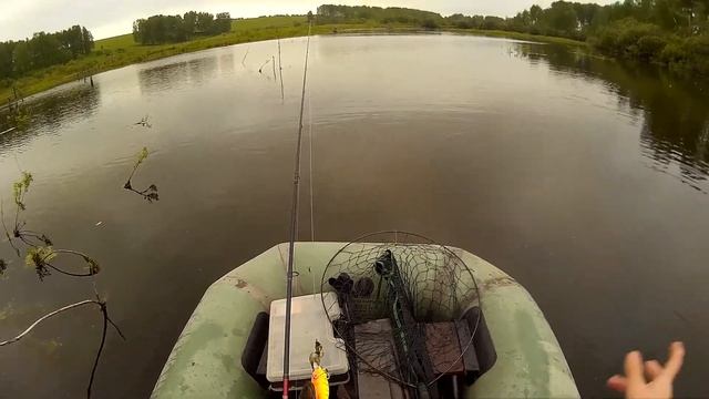Щука на спиннинг,жорщуки,твичинг,рыбалканаозере,рыбалкаслодки,китайскиевоблеры,многопоклевок
