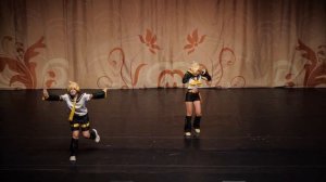 1 28  КОМАНДНОЕ ДЕФИЛЕ №3 Вокалоиды Кагамине Рин, Кагамине Лен   Asesya, Lizasien