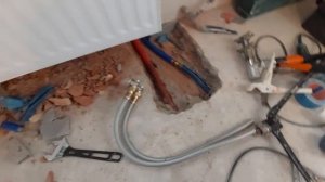нижнее подключение радиатора из стены