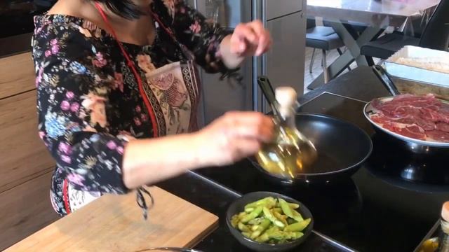 Венский шницель из Телятины с Картофельно-Спаржевым Салатом, БЕЗ Майонеза