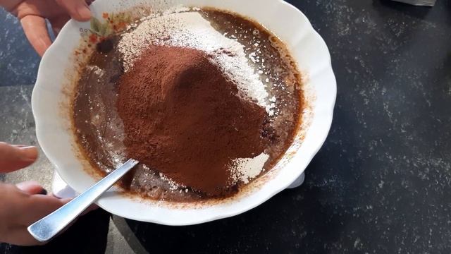 Шоколадный пирог. Очень сочный и шоколадный. Простой проверенный рецепт смотреть онлайн