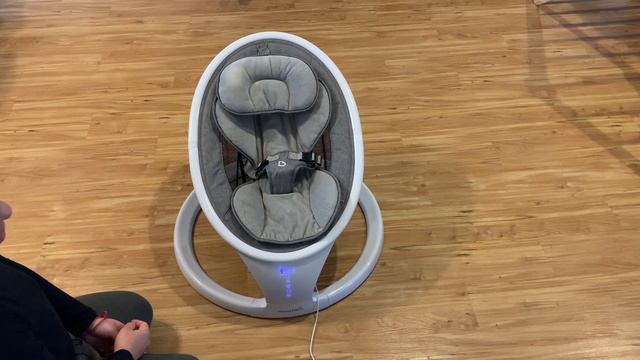 Munchkin® Bluetooth Enabled Lightweight Baby Swing смотреть онлайн