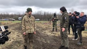 Украинские пленные у мемориала жертвам украинской агрессии «Не забудем, не простим» (апр.2022г.)