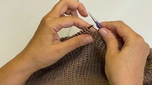 Трендовые свитеры, пуловеры, и жилеты с укороченным передом/Как связать закругленный низ изделия