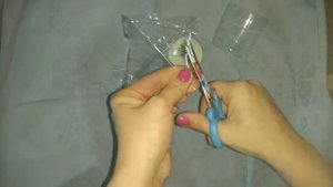 Как сделать интерьерные цветы из баклажки ( пластиковой бутылки).