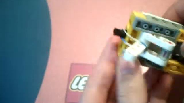 лего пистолет V4 смотреть онлайн