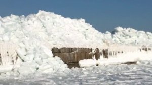 Черное море замерзло! Горы льда.