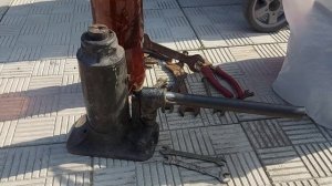 Выпрямляем забор. Гнем столбы