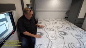 Уже на площадке. Американский внедорожный на 7 спальных мест автодом прицеп Keystone Bullet 250BHS