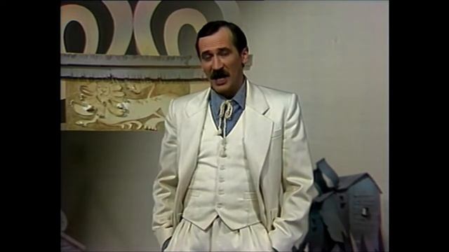 Ну и ушлый вы народ  Ажно оторопь берет! Всяк другого мнит уродом Несмотря что сам урод