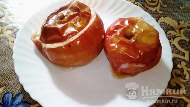 Запеченные яблоки со сгущенкой