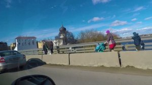 Путешествие семьёй на автомобиле САНКТ-ПЕТЕРБУРГ - ПСКОВ - ПЕЧОРЫ. Часть 1.