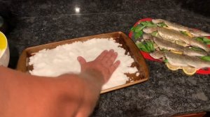 Как правильно приготовить форель,Форель запечённая в соли,рыба в духовке