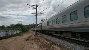 Электровоз ВЛ10-1869 с поездом №7 Санкт-Петербург - Севастополь