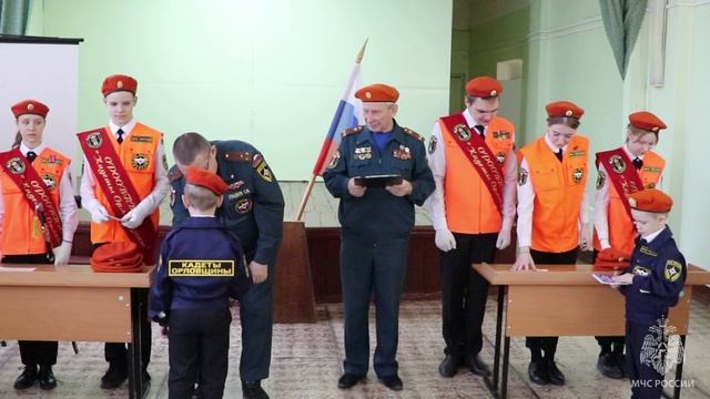 Первоклассники школы № 2 города Орла стали кадетами-спасателями