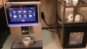 DR.COFFEE F2. Суперавтоматическая кофемашина + холодильник с подогревом посуды.