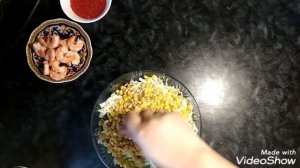 Салат с креветками и кедровыми орехами