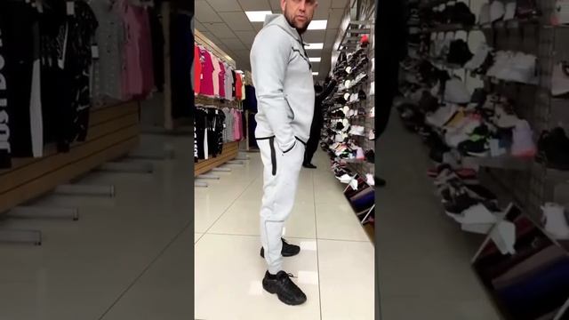 МУЖСКОЙ КОСТЮМ NIKE смотреть онлайн