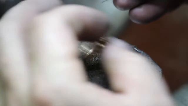 Как создаются ювелирные украшения: выборка места под камни смотреть онлайн