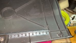 Как выпрямлять крышку бардачка на Газеле