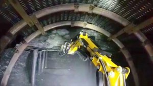 Демонтажный робот Brokk 160 в угольной шахте