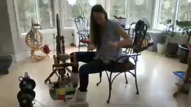 ЧДТ 31 марта 2022. Ракетка-моталка. Прядение на прялке. смотреть онлайн