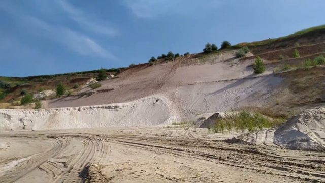 Голубое озеро Новосёловка Нововодолажский песчаный карьер Руководство по посещению