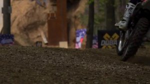 Тройное сальто на мотоцикле