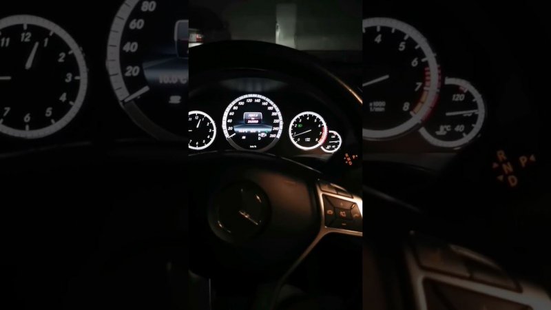 Если следить за Mercedes Benz то служить он будет долго и без проблем #мерседес #ремонтавто