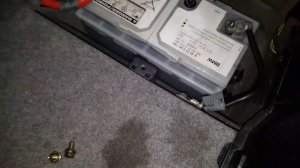 Хочу новый аккумулятор.  Замена аккумулятора в BMW 320d.