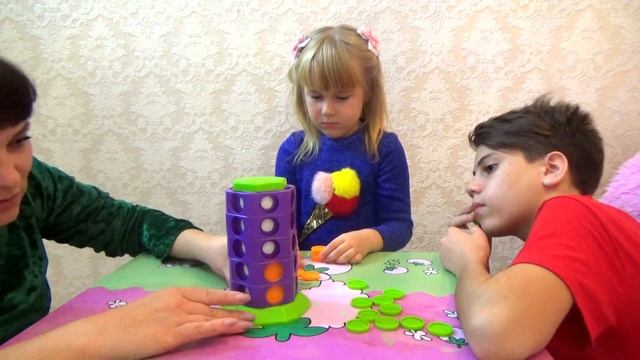 Играем в крестики нолики.Игра ,,Вращающаяся башня"