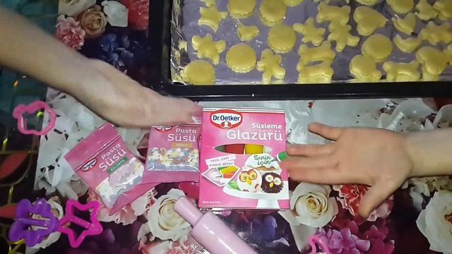 ЧЕЛЛЕНДЖ Принцесса Эльза Мира и Супер Ника делают РОЖДЕСТВЕНСКИЕ печенья . смотреть онлайн