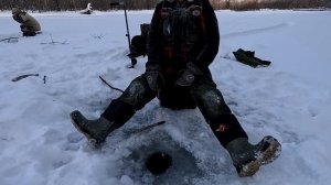 Зимняя рыбалка в Сибири. Поход за крупным ленком и тайменем. Ловля ленка зимой на короеда в тайге.
