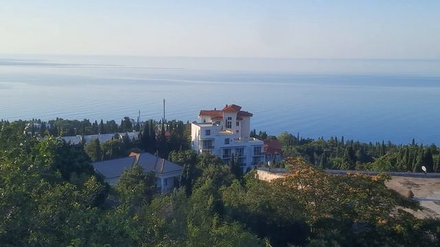 Симеиз! кто рано встаёт тому Бог 🙏 даёт возможность видеть 👁 красоту Его... смотреть онлайн