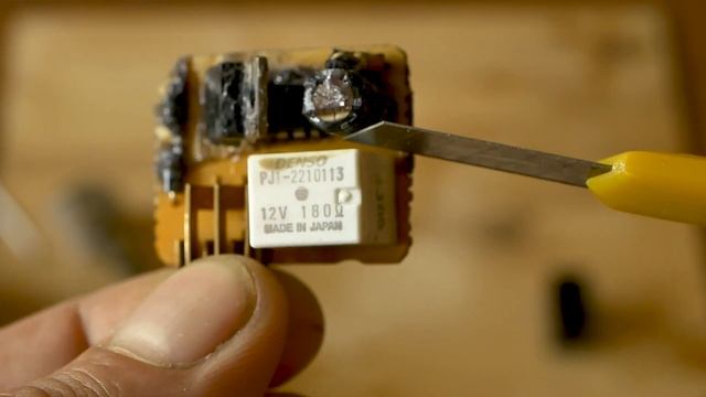 Переделка реле поворотов Suzuki DENSO FE249JR (Redesign of the Suzuki turn signal relay for LED)