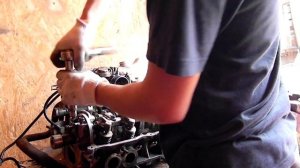 замена прокладки головки блока цилиндров мазде 626 втрая часть