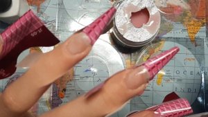 Наращиваю ногти сама себе в 13лет / длинные ногти/ видео Саша лайф