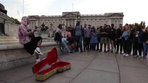 Justin Bieber and Hailey Baldwin busking at the Queen Victoria memorial near Buckingham palace