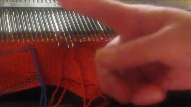 Вязание оригинальной ЧАЛМЫ на вязальной машине смотреть онлайн