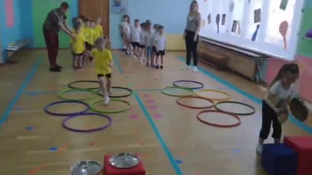 Спортивный праздник, посвященный 23 февраля в средней группе №12 смотреть онлайн