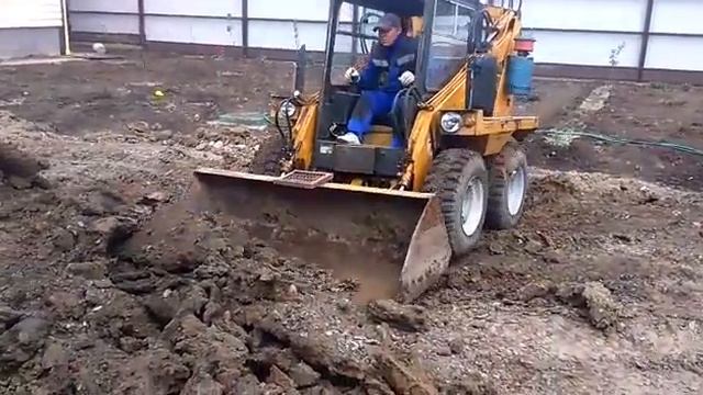 Фронтальный автопогрузчик