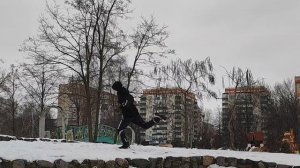 треню сальто в снег!!!
