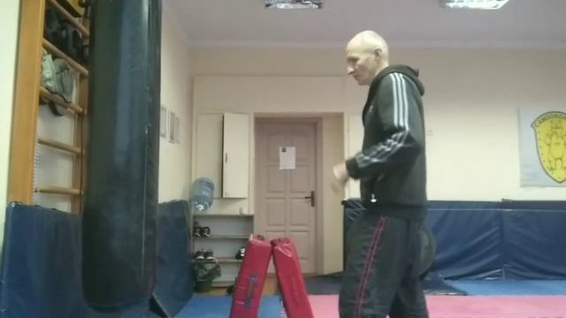 Отработка удара ногой