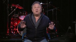 Анатолий Полотно поздравляет Федю Карманова